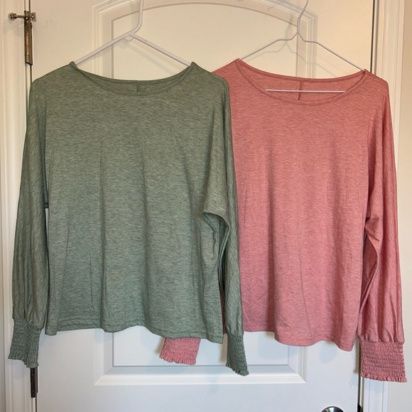 Green and pink comfortable, crewneck, long sleeve shirt bundle - Picture 1 of 2